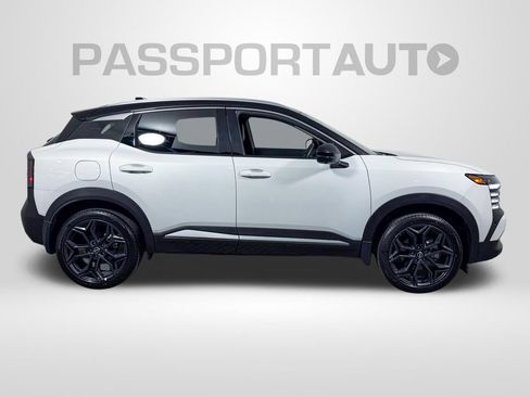 Certified 2025 Nissan Kicks SR w/ SR Premium Package AWD/4WD image 12