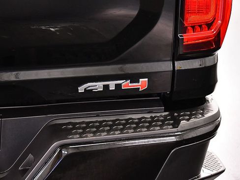 Used 2024 GMC Canyon AT4 AWD/4WD image 10