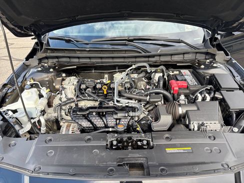 Used 2025 Nissan Altima 2.5 SV FWD image 33