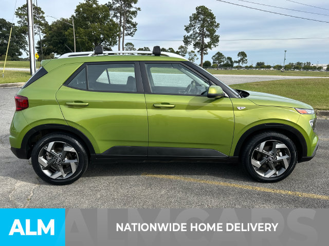 Used 2023 Hyundai Venue SEL FWD image 4