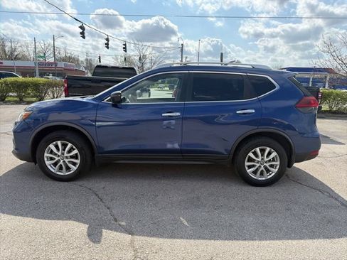 Used 2019 Nissan Rogue SV AWD/4WD image 3
