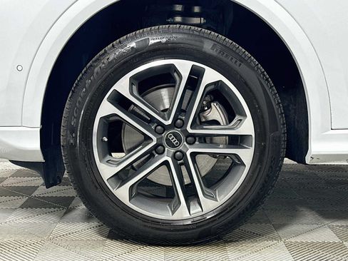 Certified 2025 Audi Q5 Premium w/ Convenience Package AWD/4WD image 29