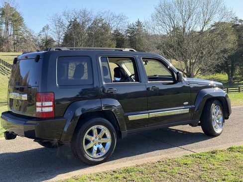 Used 2012 Jeep Liberty Sport image 24