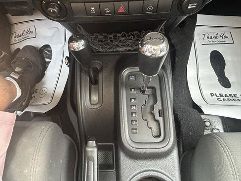 Used 2011 Jeep Wrangler Unlimited Sahara AWD/4WD image 25