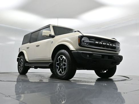 New 2025 Ford Bronco Outer Banks image 47