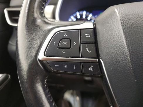 Used 2020 Toyota Highlander XLE AWD/4WD image 18