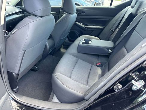 Used 2023 Nissan Altima 2.5 SV w/ SV Premium Package AWD/4WD image 10
