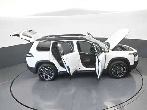 New 2026 Jeep Cherokee Overland image 67
