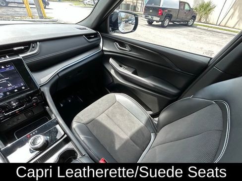 Certified 2024 Jeep Grand Cherokee Altitude AWD/4WD image 11