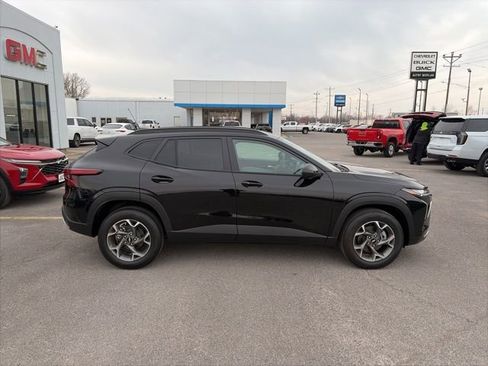 New 2026 Chevrolet Trax LT w/ LT Convenience Package image 7