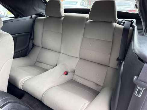 Used 2014 Ford Mustang Convertible image 10