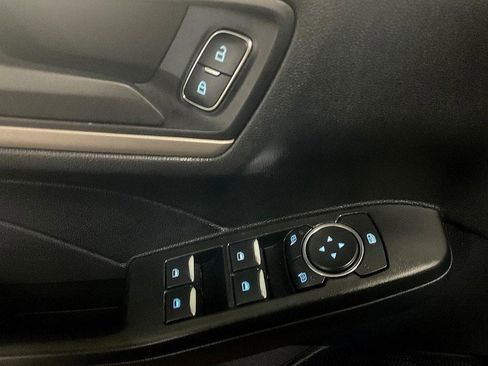 Used 2022 Ford Escape SE w/ SE Sport Appearance Package image 33