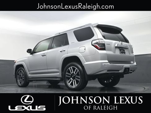 Used 2022 Toyota 4Runner Limited AWD/4WD image 18