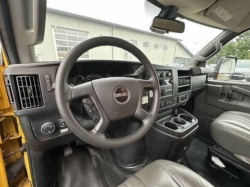 Used 2021 GMC Savana 3500 Extended w/ Power Convenience Package RWD image 21