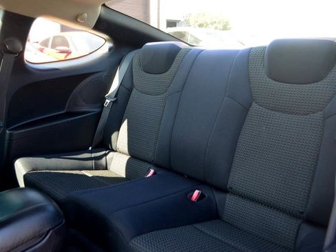 Used 2011 Hyundai Genesis 2.0T image 17