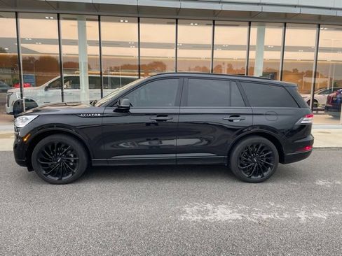 Used 2023 Lincoln Aviator Reserve w/ Equipment Group 201A AWD/4WD image 2