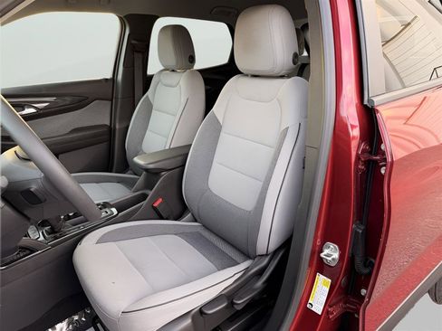 Used 2025 Chevrolet TrailBlazer LT image 13