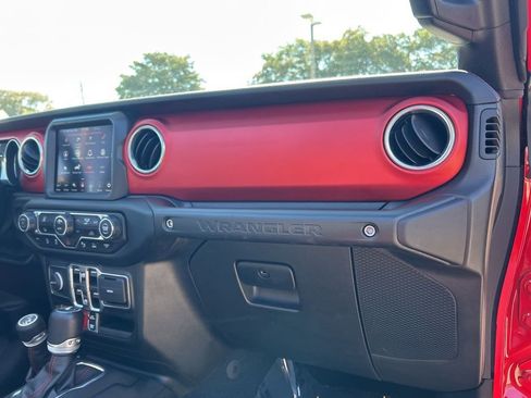 Certified 2021 Jeep Wrangler Unlimited Rubicon image 27