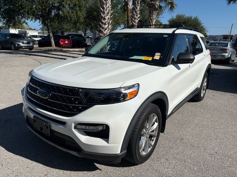 Used 2020 Ford Explorer XLT w/ Equipment Group 202A AWD/4WD image 3