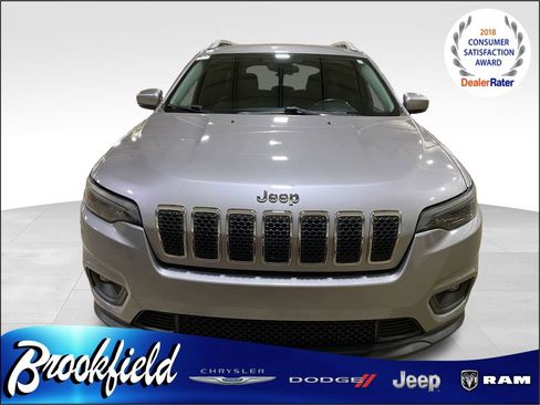Used 2019 Jeep Cherokee Latitude Plus w/ Cold Weather Group AWD/4WD image 2