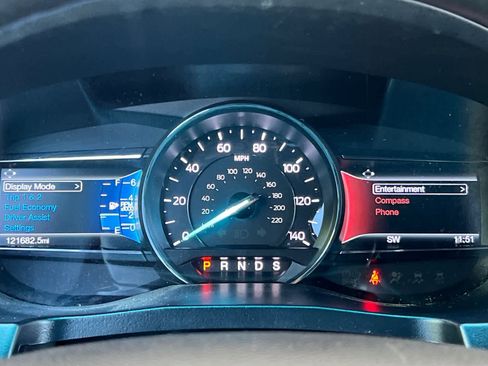 Used 2016 Ford Explorer XLT w/ Equipment Group 202A AWD/4WD image 29