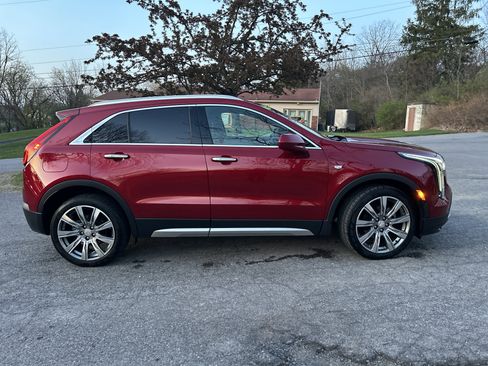 Used 2019 Cadillac XT4 Premium Luxury image 2