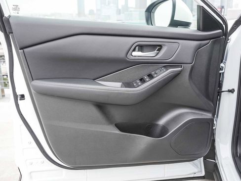 Used 2026 Nissan Rogue SV FWD image 21
