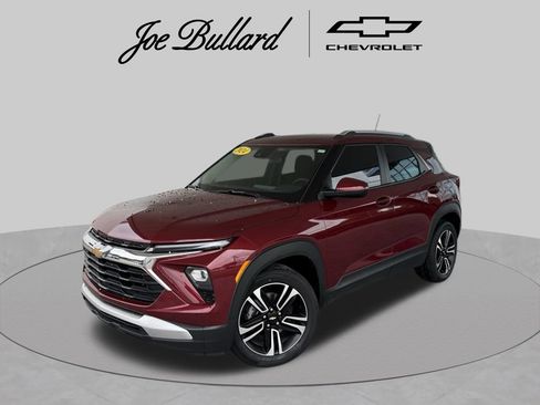 Used 2024 Chevrolet TrailBlazer LT w/ LT Cold Weather Package FWD image 1
