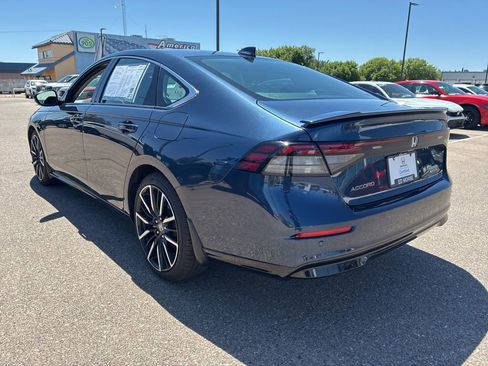 Used 2024 Honda Accord Touring image 3