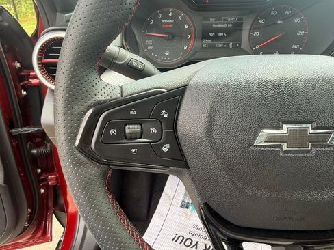 Used 2024 Chevrolet Trax RS w/ Driver Confidence Package FWD image 27