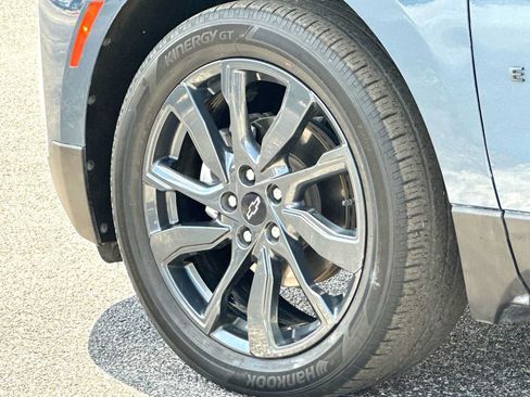 Used 2024 Chevrolet Equinox RS w/ RS Leather Package FWD image 11