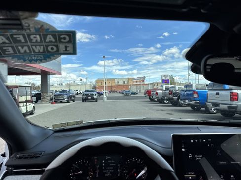 Used 2024 Jeep Compass Sport image 3