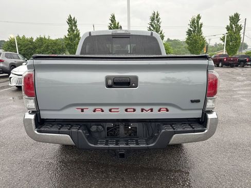 Used 2020 Toyota Tacoma TRD Off-Road AWD/4WD image 3