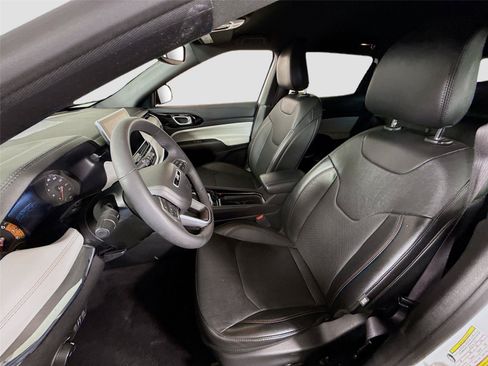 Used 2023 Jeep Compass Limited AWD/4WD image 14