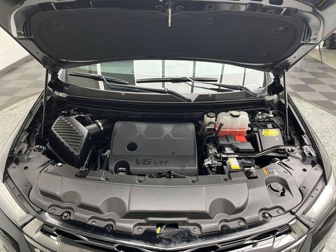 Used 2022 Chevrolet Traverse Premier w/ Redline Edition AWD/4WD image 2