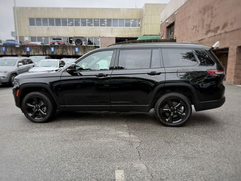 Used 2023 Jeep Grand Cherokee L Altitude AWD/4WD image 14