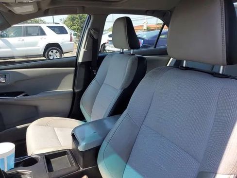 Used 2017 Toyota Camry SE FWD image 18