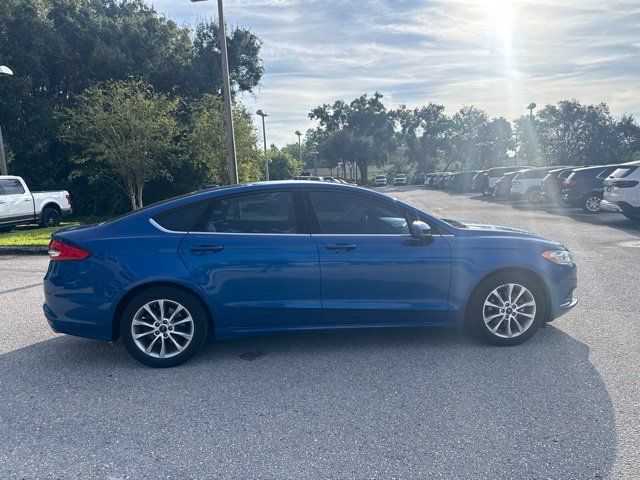 Used 2017 Ford Fusion SE w/ Fusion SE Technology Package FWD image 8