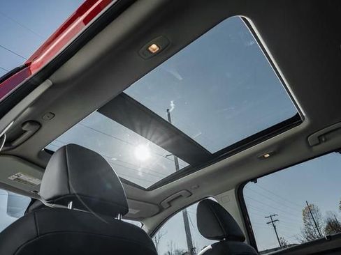 Used 2022 Nissan Rogue SV w/ SV Premium Package image 30