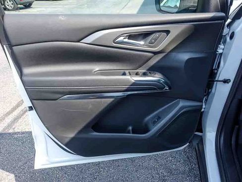 New 2026 Chevrolet Traverse LT w/ LPO, Floor Liner Package FWD image 13