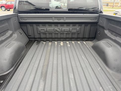 Used 2021 GMC Canyon Denali image 4