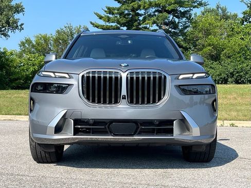 Used 2026 BMW X7 xDrive40i AWD/4WD image 2
