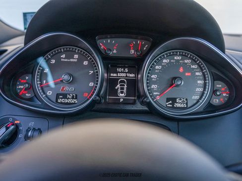Used 2014 Audi R8 V8 image 23