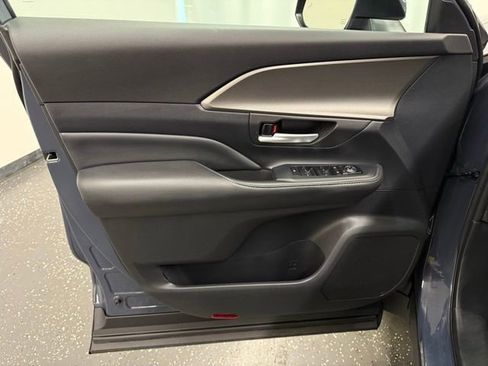 Certified 2024 Toyota Grand Highlander AWD image 10