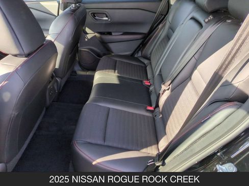 Used 2025 Nissan Rogue SV AWD/4WD image 16