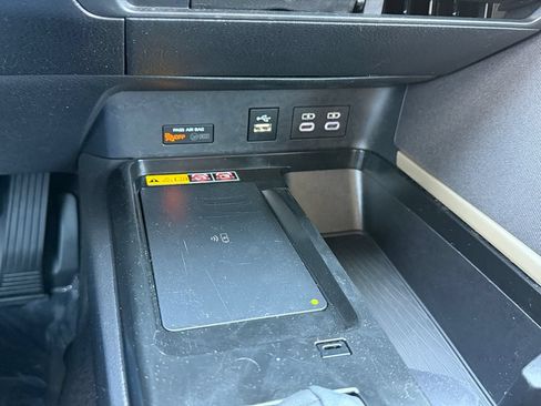 Used 2025 Toyota Camry LE FWD image 27