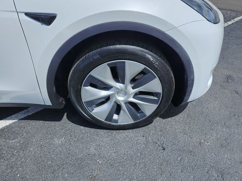 Used 2021 Tesla Model Y Long Range AWD/4WD image 10