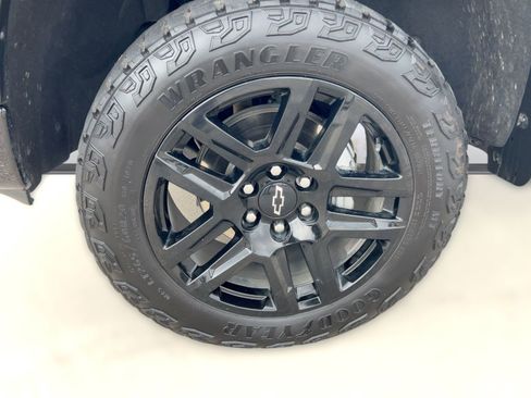 Certified 2024 Chevrolet Silverado 1500 Custom Trail Boss w/ LPO, Dark Essentials Package image 11