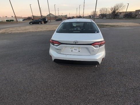 Used 2025 Toyota Corolla LE image 4