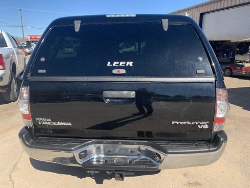 Used 2015 Toyota Tacoma PreRunner w/ TRD Sport Package image 5